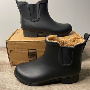 Chooka Black Chelsea Ankle Boots with Lining